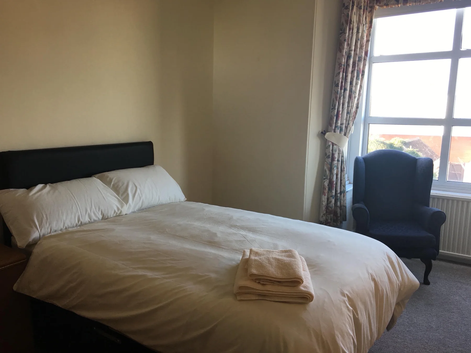 Furnished room at B&H Lettings